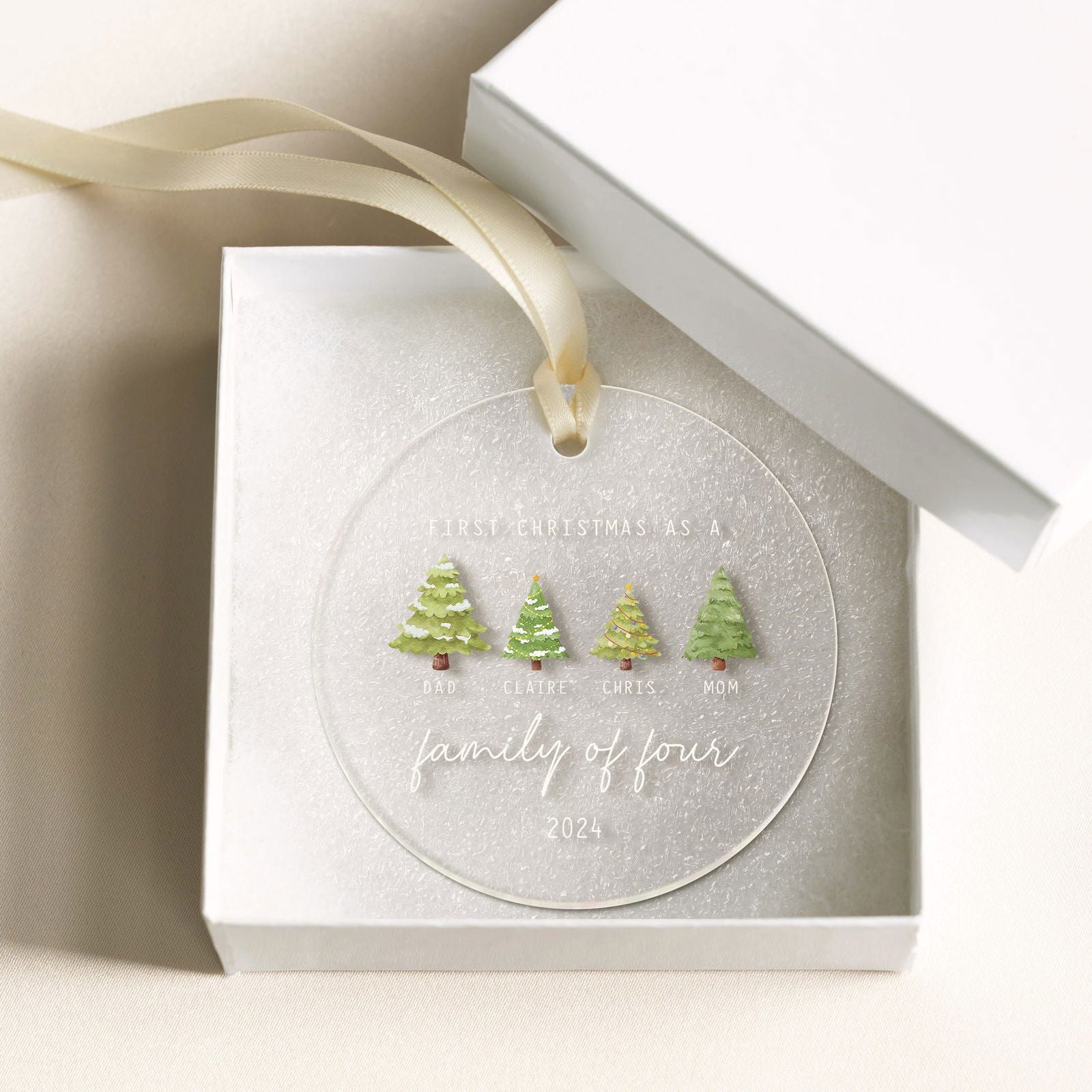 Personalized Family Ornament with Christmas tree, Custom Xmas Tree Ornament AV03-15 - Kindlytoys